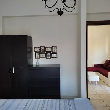 Anastasia'S & Despoina'S Apartment เซเรส ภายนอก รูปภาพ